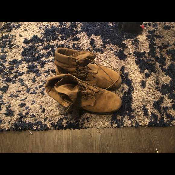 Size 10 tan Vibram combat boots - Picture 2 of 3